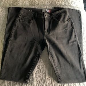 NWT Cabi curvy slim boot jean #3043 never worn, perfect!